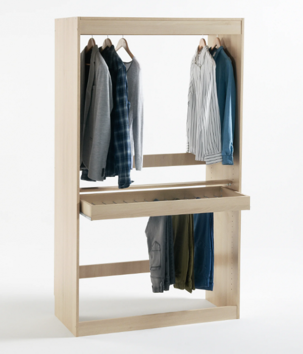 Lemari pakaian dengan rak celana gantung